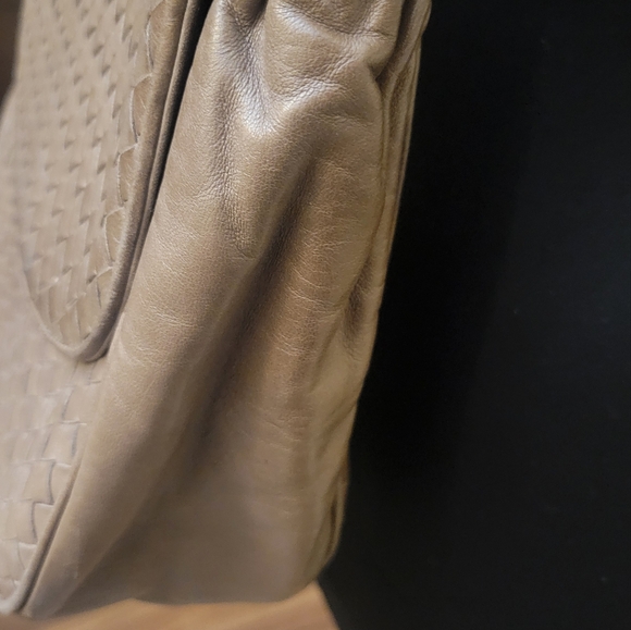 Bottega Veneta Taupe Intrecciato Leather Shoulder Handbag - Picture 9 of 16
